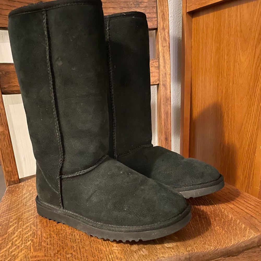 Ugg Classic Tall Boot Size 5 Black